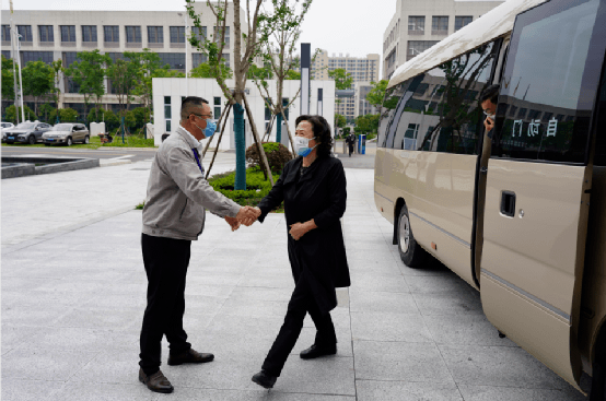 湖南省人大常委会调研组莅临湖南鑫源链科技有限公司参观调研